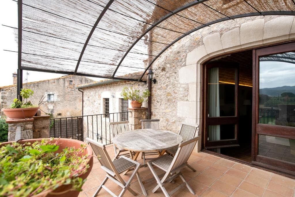 Terrasse der Finca mit Blick über Bordils